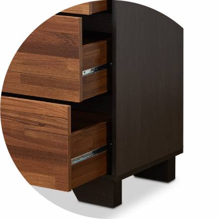 Stabilní základna zvyšuje odolnost komody vůči hmotnosti.